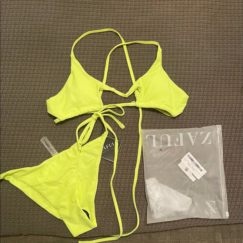 NWT: ZAFUL: Woman’s Spaghetti Strap Lace Up Cami Bikini Set: Size: SMALL